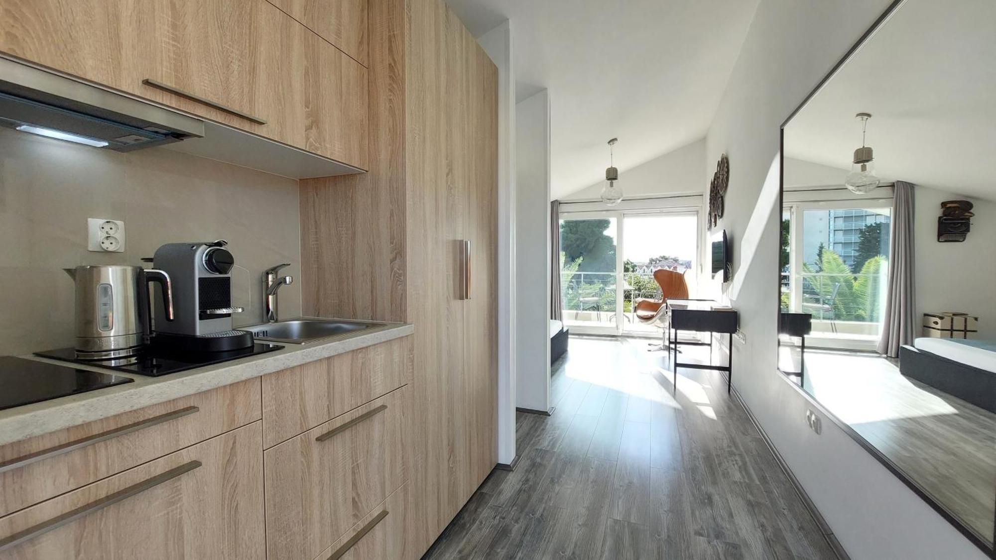 Apartment Boutique Refresh *