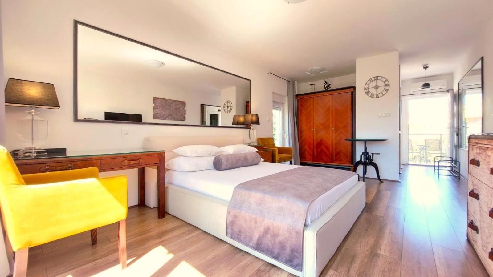 Apartment Boutique Refresh *